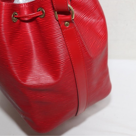 ❤️💯Authentic LOuis Vuitton Red Epi Leather Petit Noe ❤️ - Picture 3 of 16